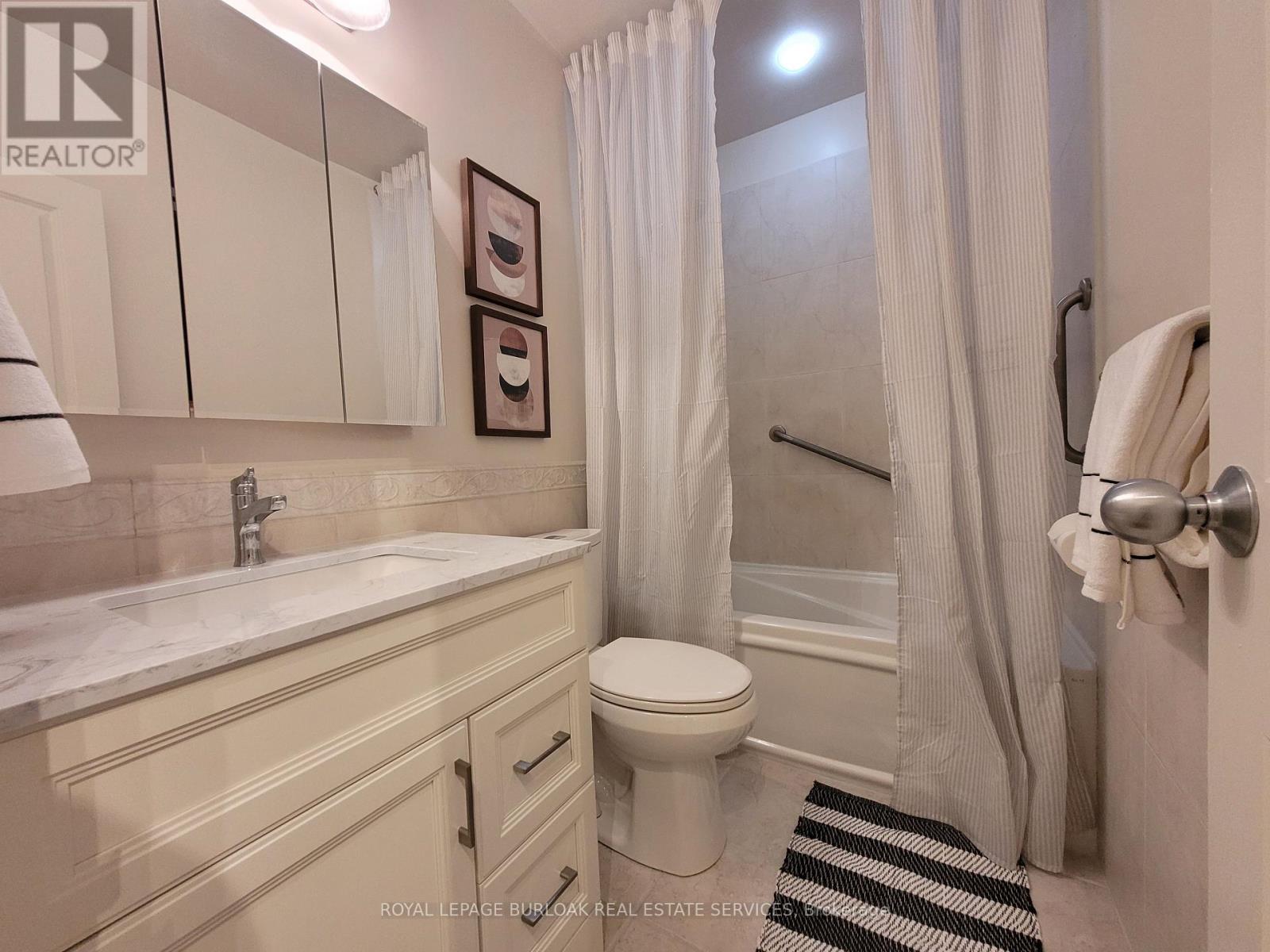 101 - 15 Elizabeth Street N, Mississauga, Ontario  L5G 2Z3 - Photo 8 - W13138942