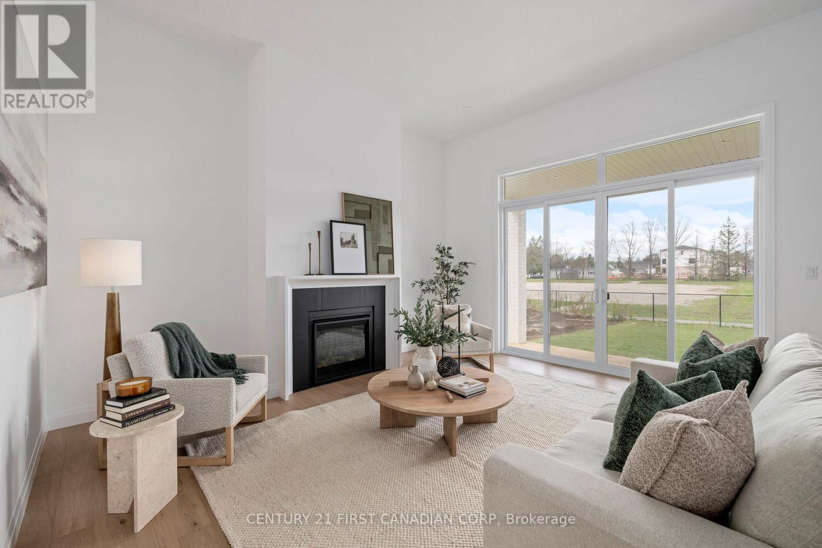 207 Foxborough Place, Thames Centre, Ontario  N0M 2P0 - Photo 4 - X12946072