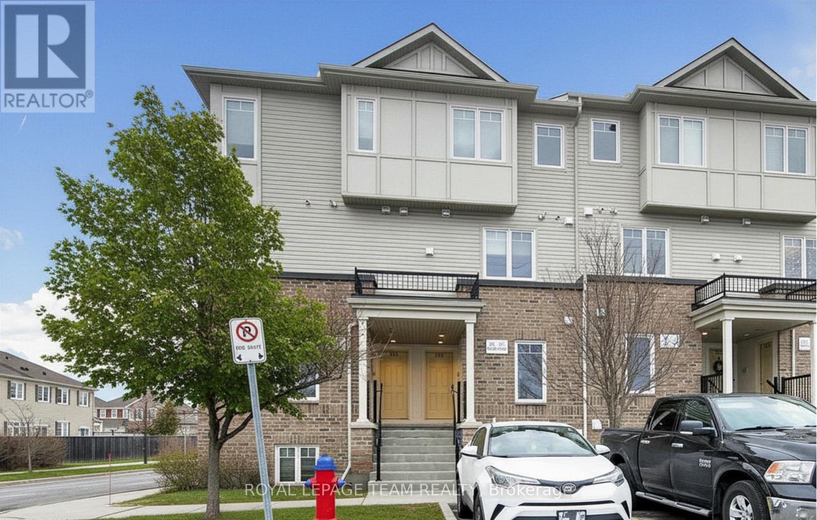 Stonebridge Row / Townhouse for sale:  2 bedroom 1,000 sq.ft. (Listed 2026-04-08)