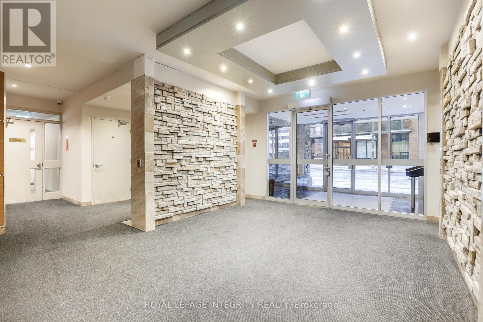 Ph2104 - 470 Laurier Avenue W, Ottawa, Ontario  K1R 7W9 - Photo 2 - X13002808