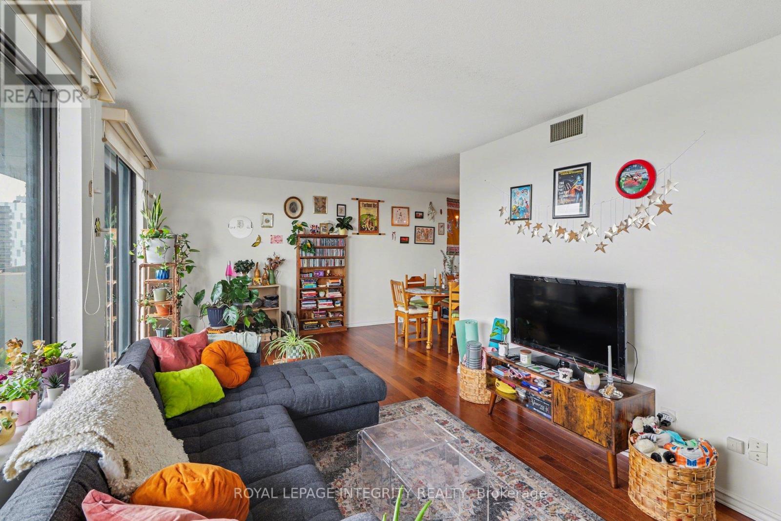 Ph2104 - 470 Laurier Avenue W, Ottawa, Ontario  K1R 7W9 - Photo 5 - X13002808