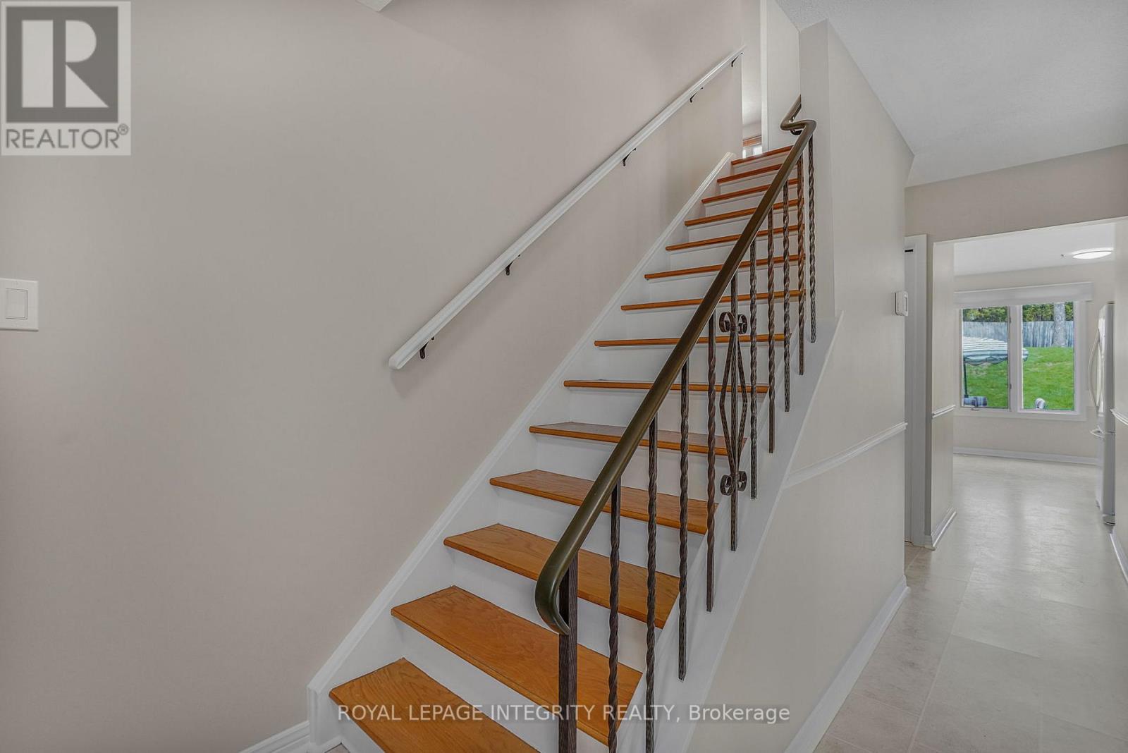 74 Valewood Crescent, Ottawa, Ontario  K1B 4E8 - Photo 11 - X13094686