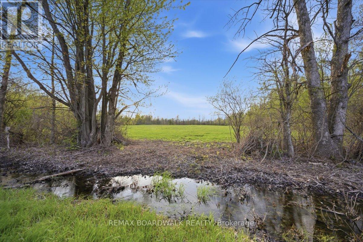 7521 JOCK TRAIL, Ottawa, Ontario