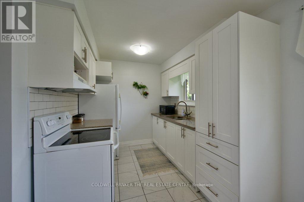 34 Westwood Crescent, Kitchener, Ontario  N2M 2L8 - Photo 15 - X13142816