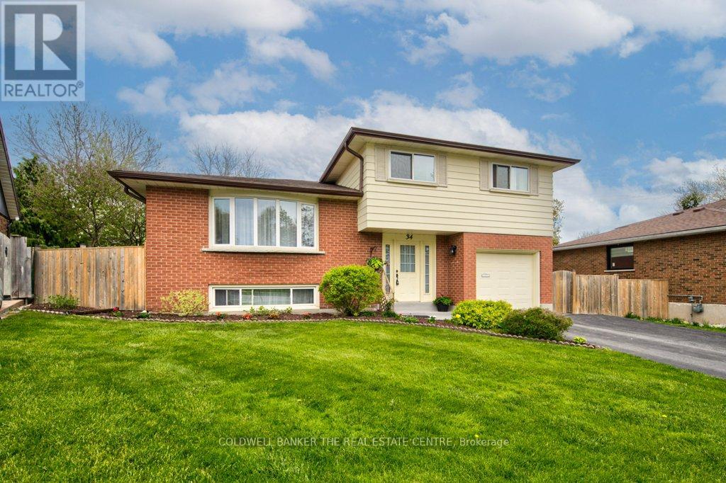 34 Westwood Crescent, Kitchener, Ontario  N2M 2L8 - Photo 2 - X13142816