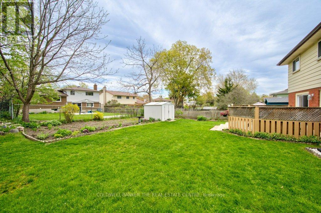 34 Westwood Crescent, Kitchener, Ontario  N2M 2L8 - Photo 39 - X13142816