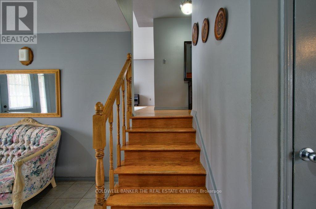 34 Westwood Crescent, Kitchener, Ontario  N2M 2L8 - Photo 9 - X13142816