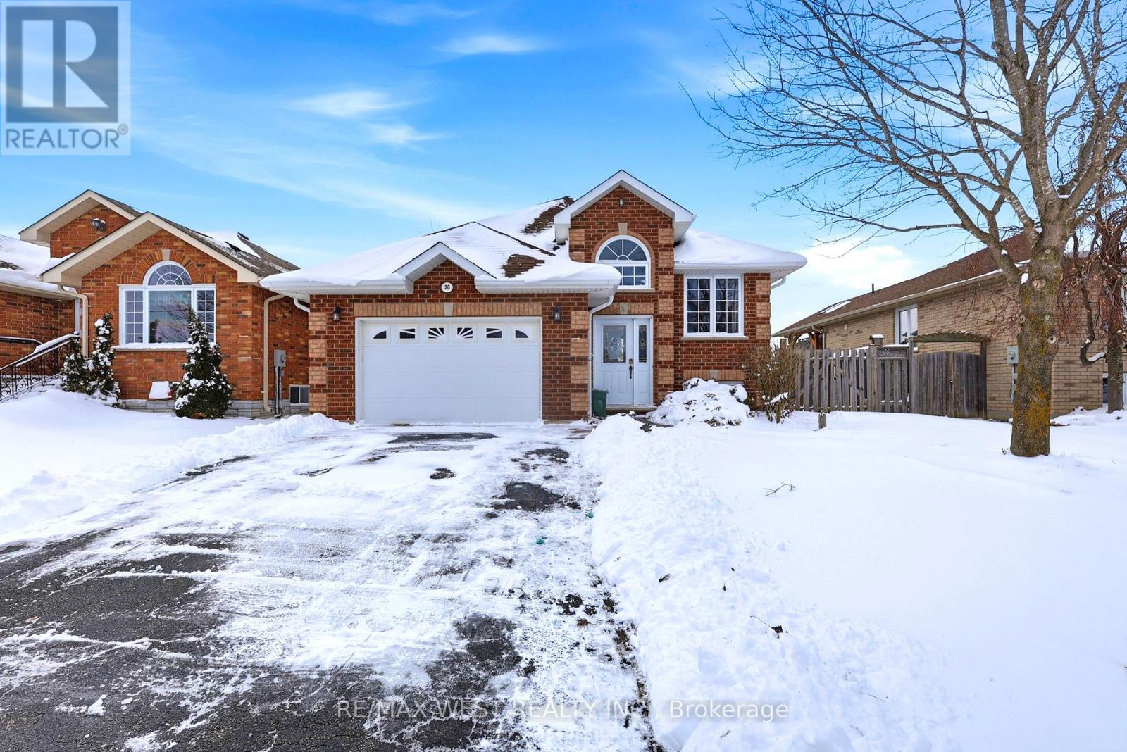 20 Eakins Crescent, Kawartha Lakes, Ontario  K9V 6J9 - Photo 2 - X13142904