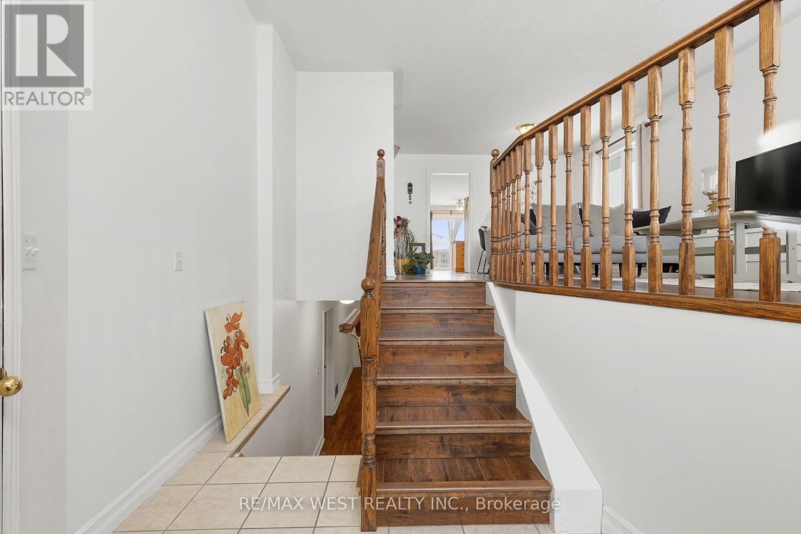 20 Eakins Crescent, Kawartha Lakes, Ontario  K9V 6J9 - Photo 5 - X13142904
