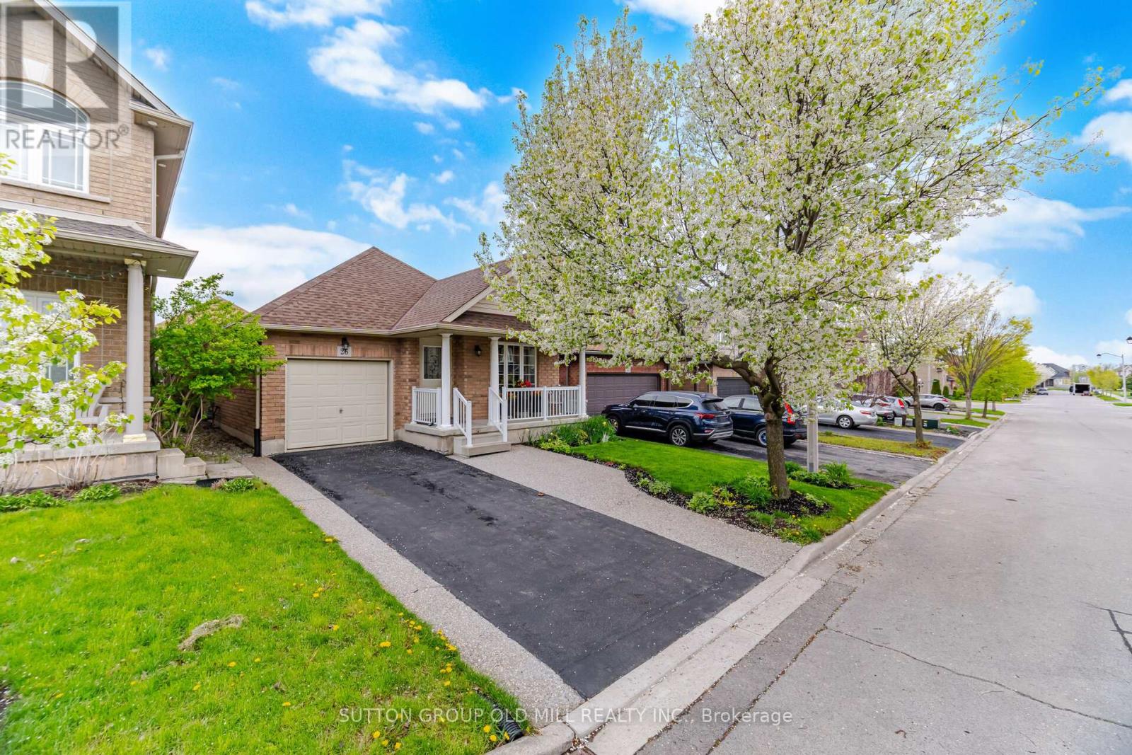 26 Edna Avenue, Hamilton, Ontario  L0R 1P0 - Photo 2 - X13143196