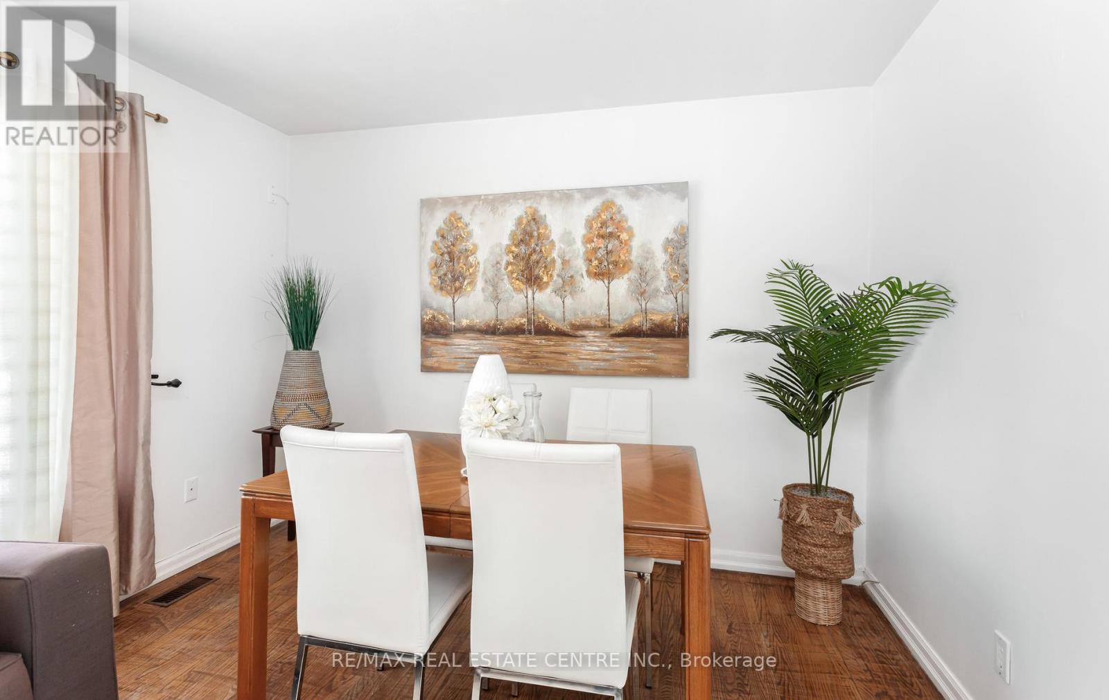 50 Dumbarton Street, Guelph, Ontario  N1E 3T6 - Photo 6 - X13143216