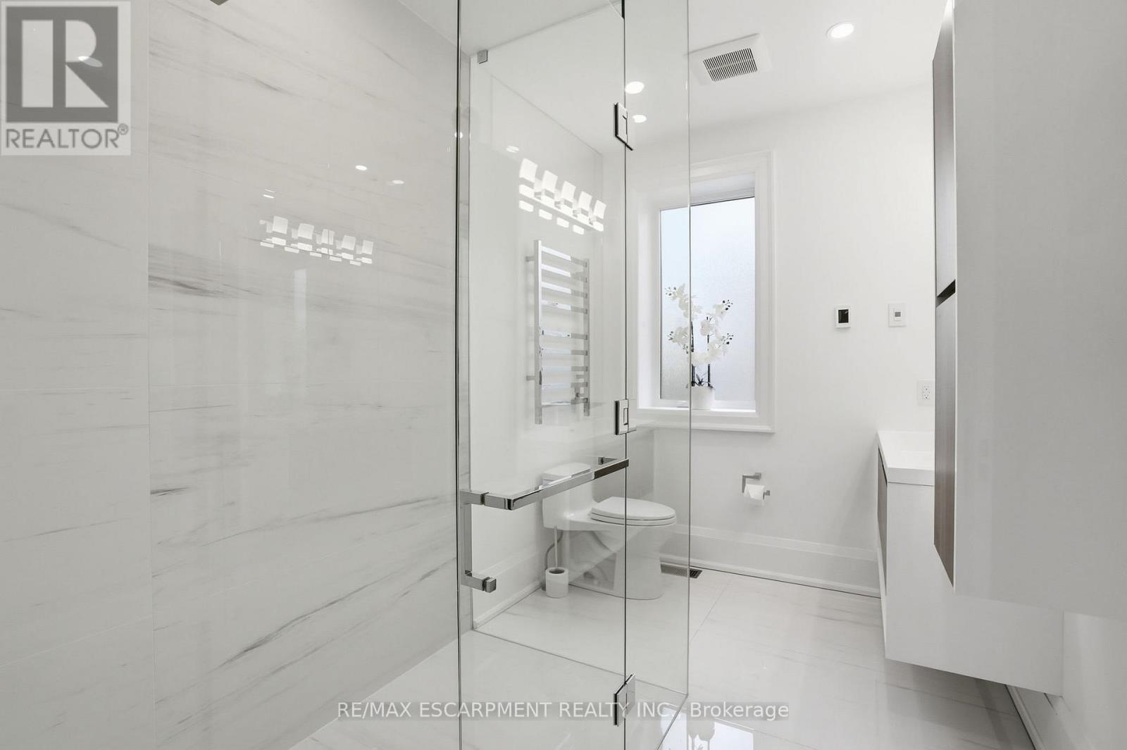 1489 Rogerswood Court, Mississauga, Ontario  L5J 1R7 - Photo 24 - W12903830