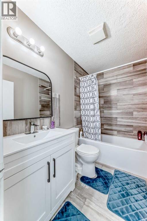 627 Fortalice Crescent SE, Calgary, Alberta  T2A 2C8 - Photo 11 - A2286433