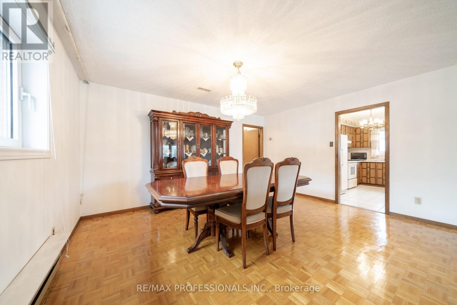 1164 Kipling Avenue, Toronto, Ontario  M9B 3M6 - Photo 4 - W13142532