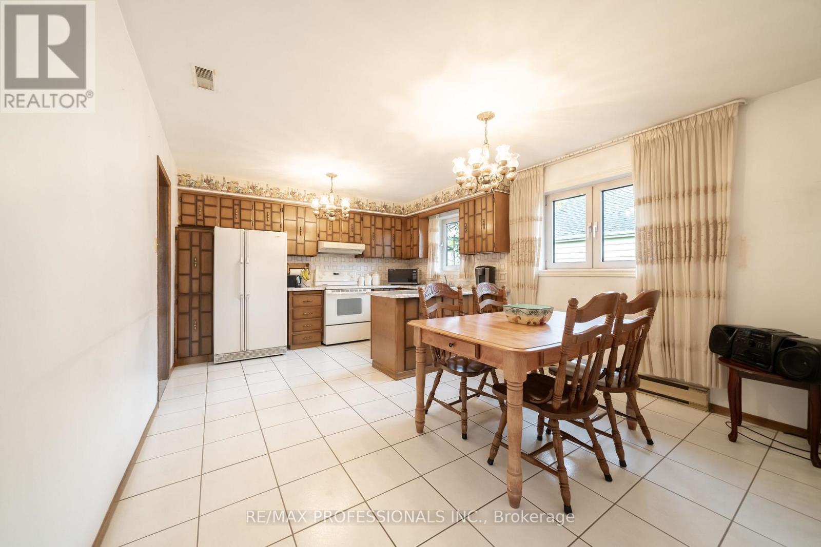 1164 Kipling Avenue, Toronto, Ontario  M9B 3M6 - Photo 5 - W13142532