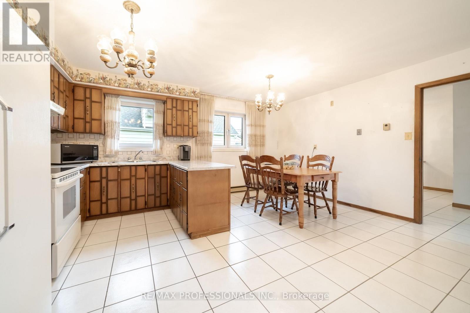 1164 Kipling Avenue, Toronto, Ontario  M9B 3M6 - Photo 6 - W13142532