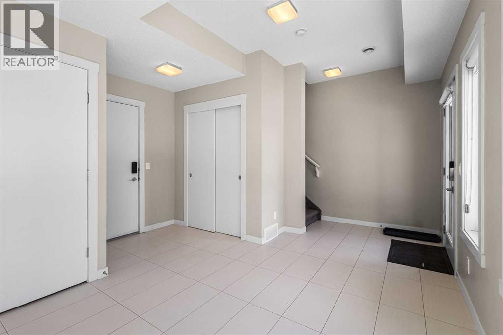 503, 218 Sherwood  NW, Calgary, Alberta  T3R 0Y2 - Photo 3 - A2307105