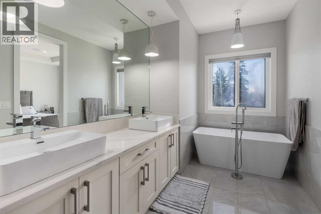 4348 72 Street NW, Calgary, Alberta  T3B 2L2 - Photo 22 - A2310359