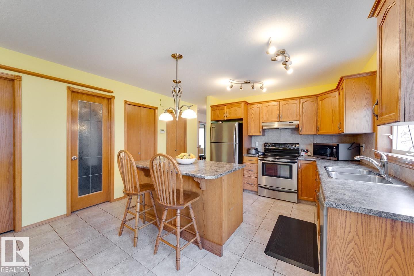 10816 67 Av Nw, Edmonton, Alberta  T6H 2A3 - Photo 9 - E4488544