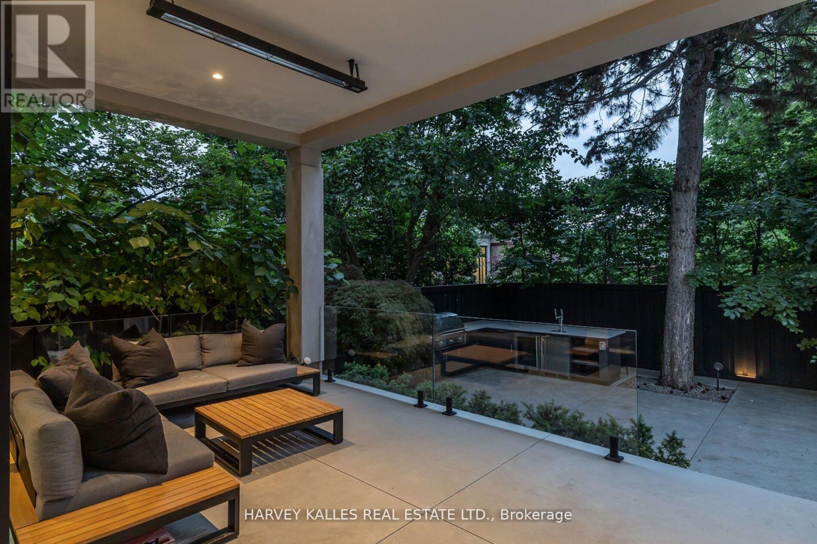 5 Dewbourne Avenue, Toronto, Ontario  M5P 1Z1 - Photo 15 - C13142424