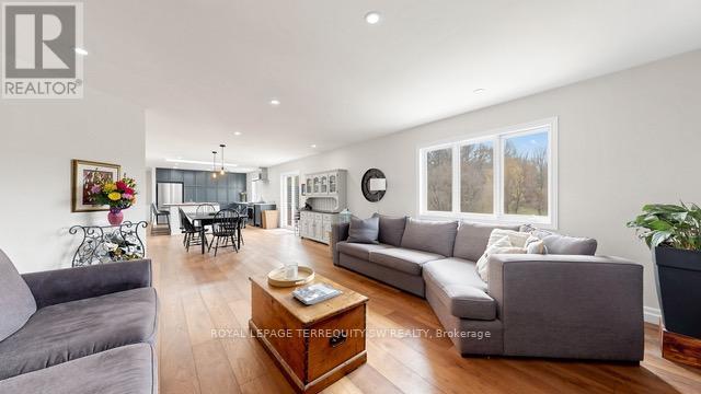 Main - 9 Gilbert Drive, Aurora, Ontario  L4G 6W8 - Photo 9 - N13142080