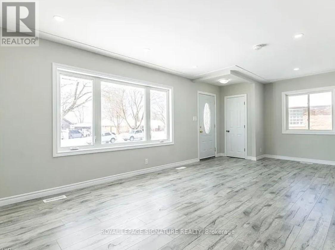 Main - 116 Siebert Avenue, Kitchener, Ontario  N2C 2A8 - Photo 3 - X12890612