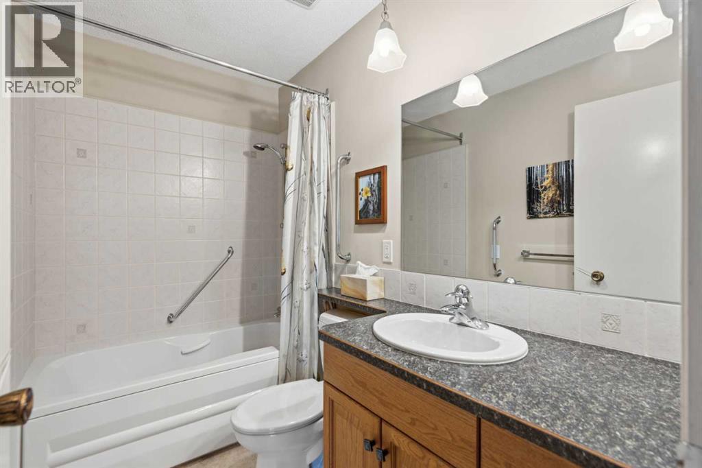 404 Canterbury Drive Sw, Calgary, Alberta  T2W 1J2 - Photo 20 - A2312162
