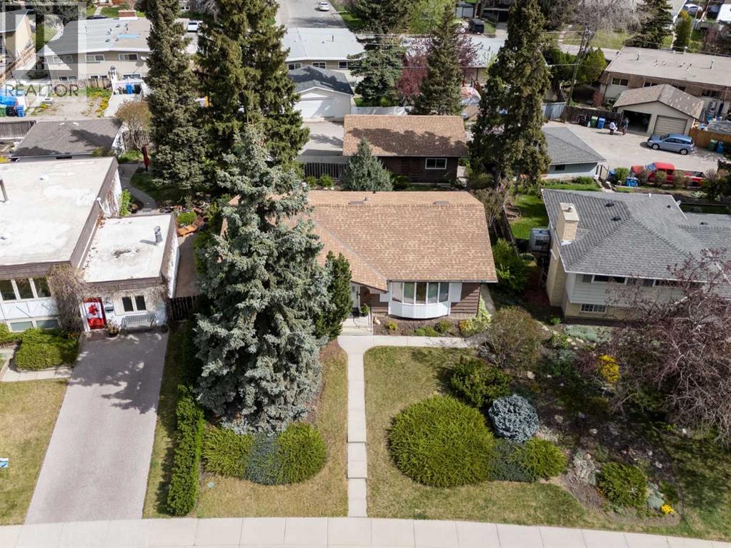 404 Canterbury Drive Sw, Calgary, Alberta  T2W 1J2 - Photo 4 - A2312162