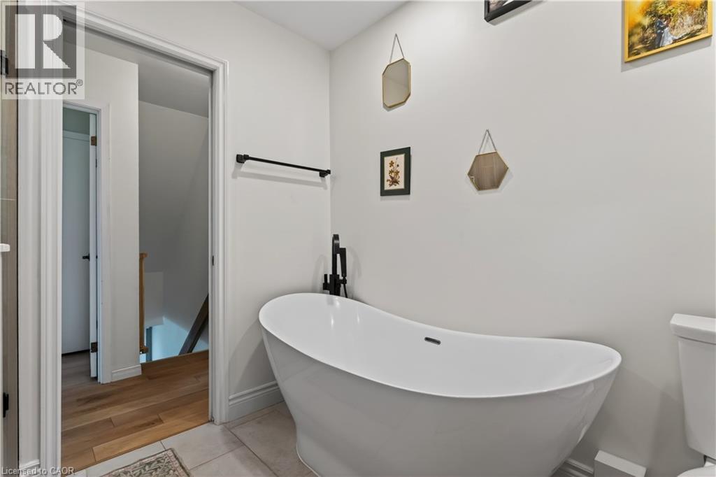 215 Iona Avenue, Hamilton, Ontario  L8S 2M3 - Photo 27 - 40831305