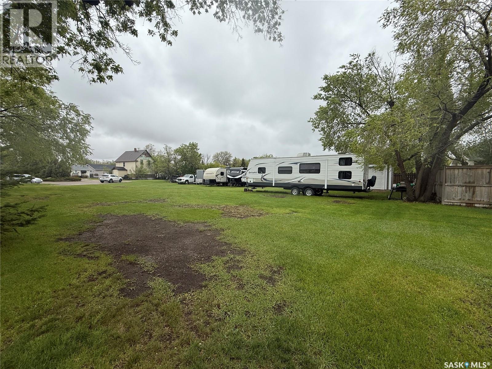787 Hartney Avenue, Weyburn, Saskatchewan  S4H 1H7 - Photo 2 - SK036369