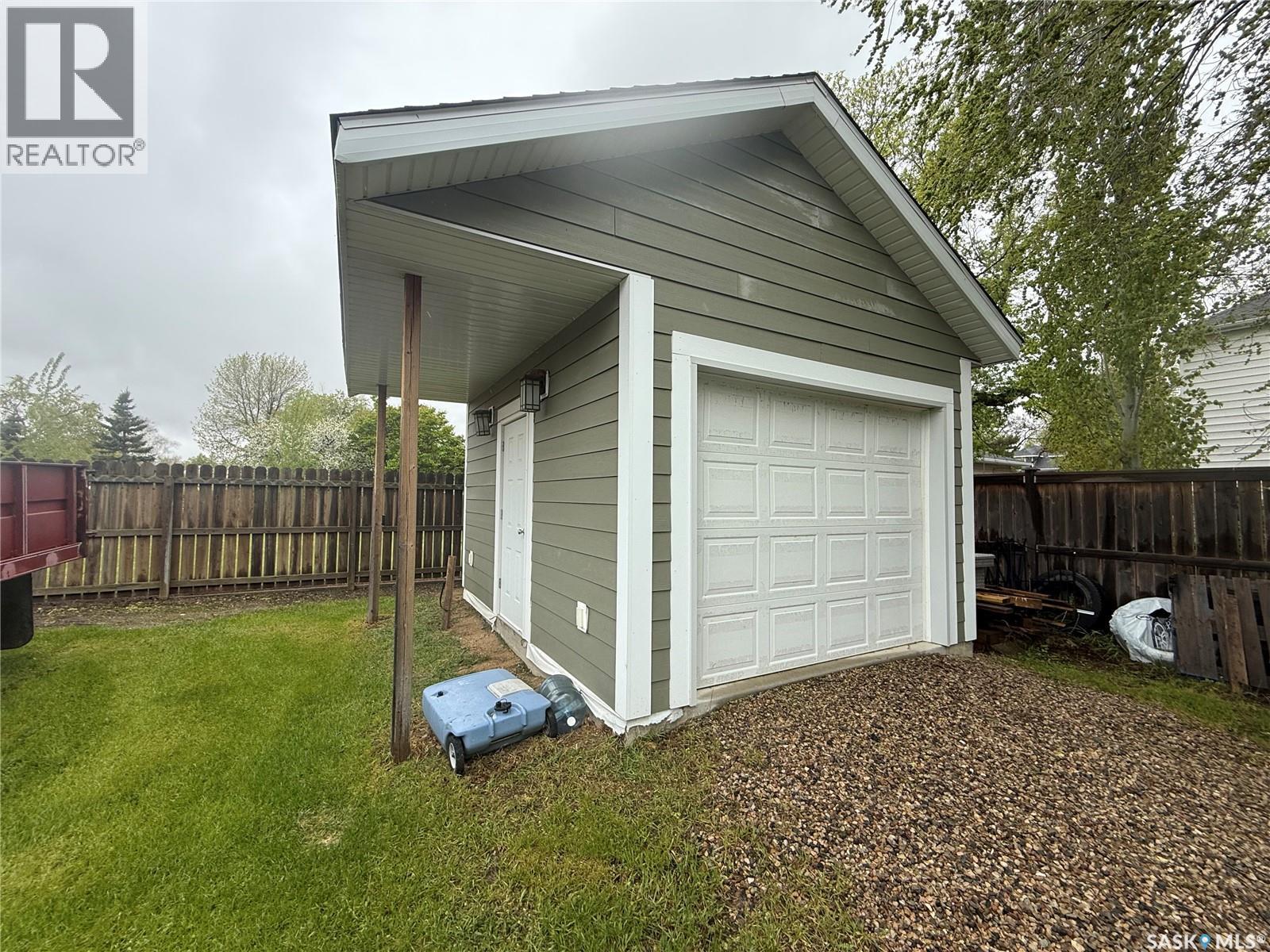 787 Hartney Avenue, Weyburn, Saskatchewan  S4H 1H7 - Photo 3 - SK036369