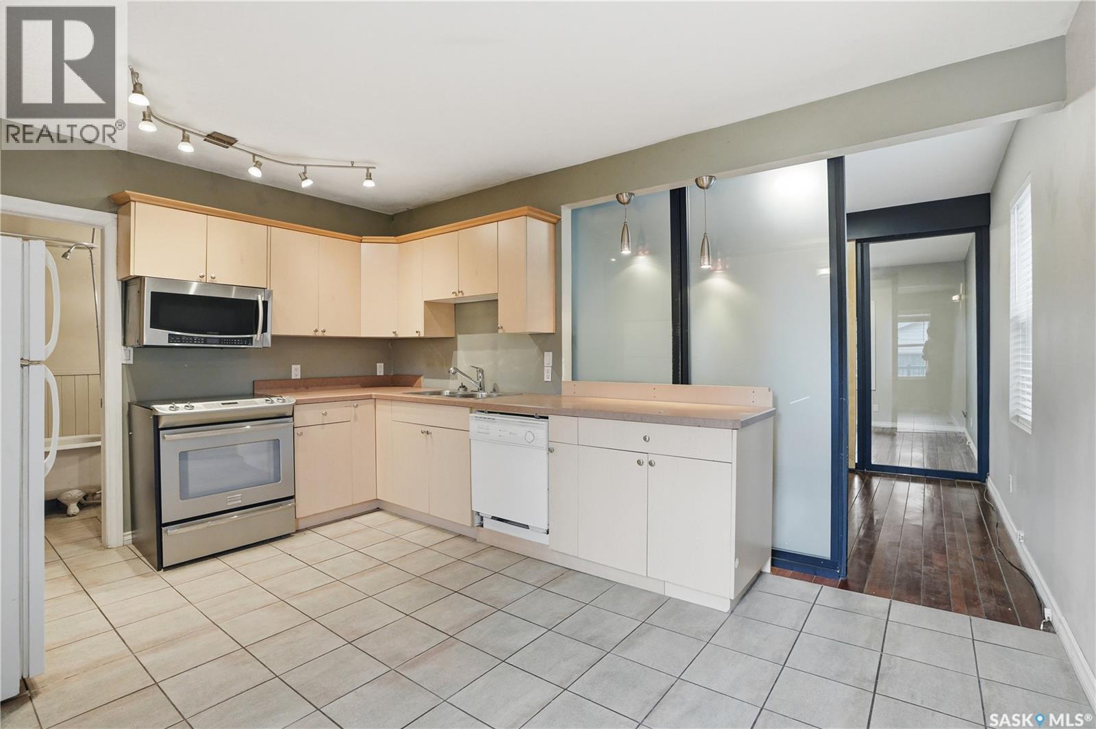 228 8th Street E, Saskatoon, Saskatchewan  S7H 0P3 - Photo 7 - SK036298