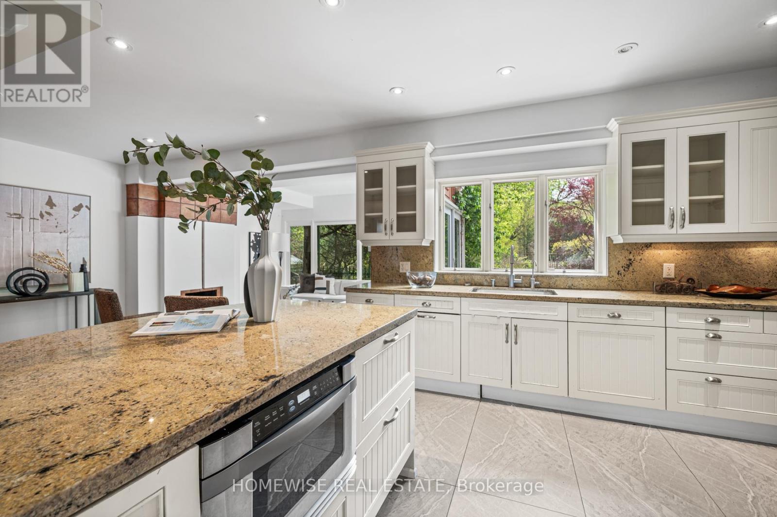 40 Donino Avenue, Toronto, Ontario  M4N 2W7 - Photo 10 - C13143266