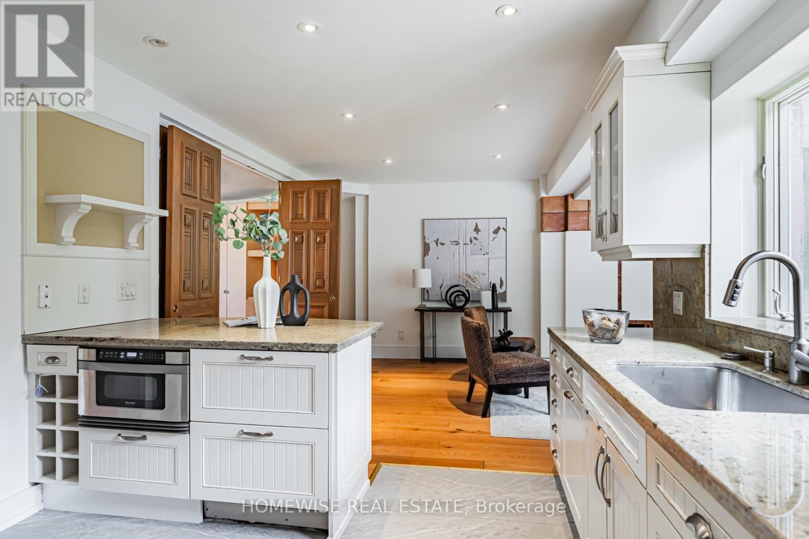 40 Donino Avenue, Toronto, Ontario  M4N 2W7 - Photo 11 - C13143266