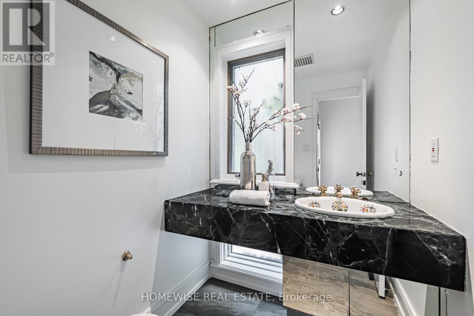 40 Donino Avenue, Toronto, Ontario  M4N 2W7 - Photo 16 - C13143266