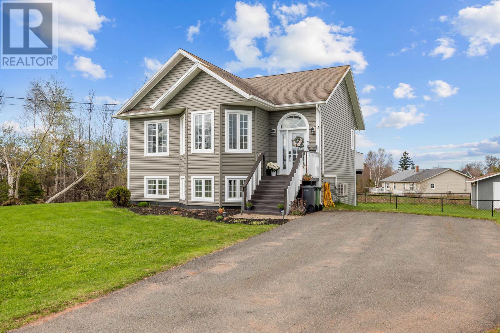 218 Mason Road, Stratford, Prince Edward Island  C1B 2E9 - Photo 2 - 202606825
