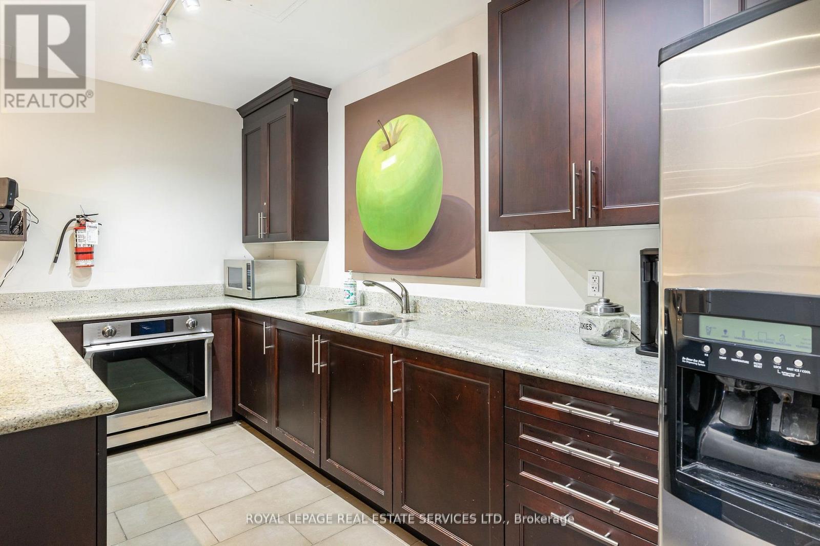 1203 - 900 Mount Pleasant Road, Toronto, Ontario  M4P 3J9 - Photo 32 - C12885776