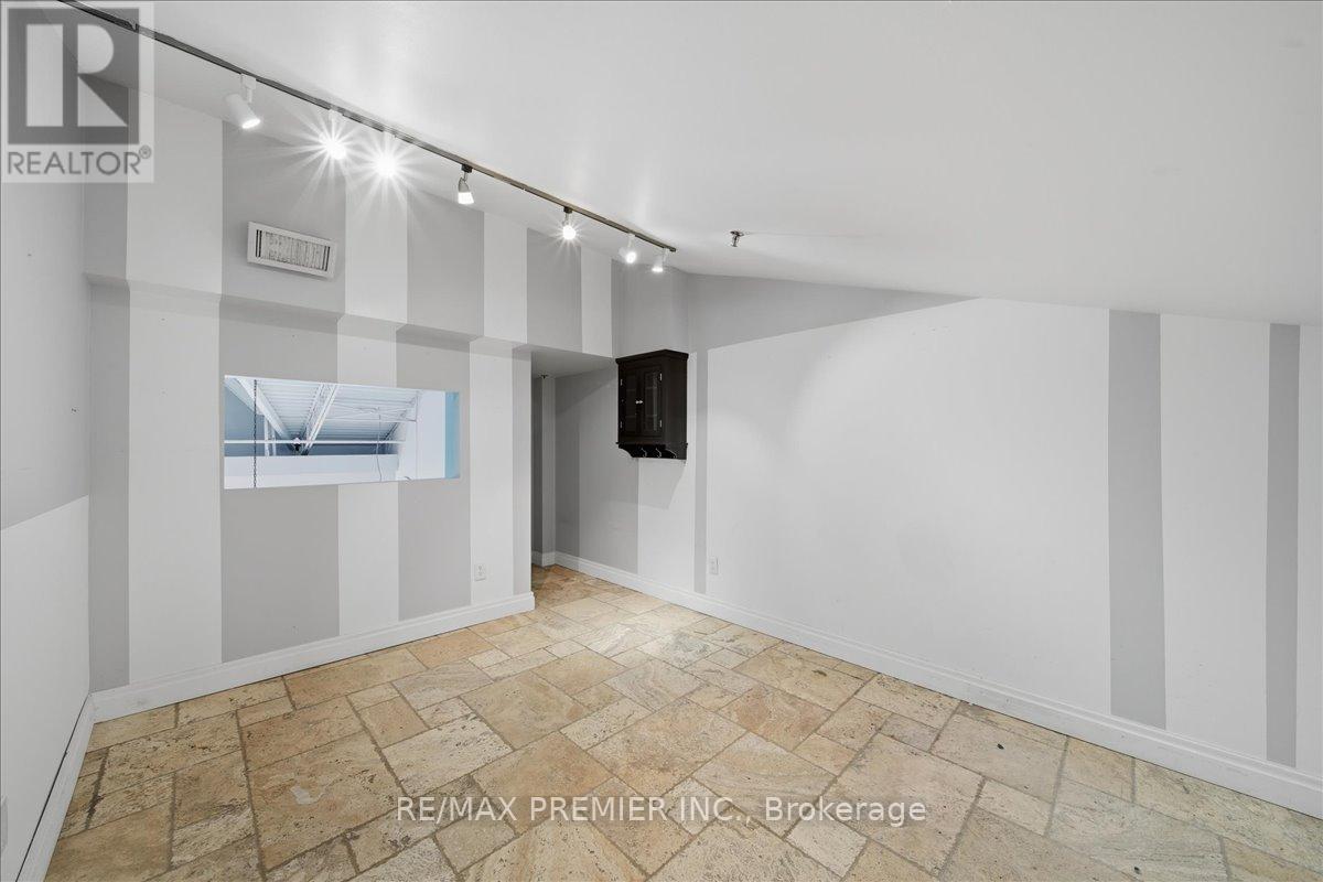 F13 - 140 Woodbrdige Avenue, Vaughan, Ontario  L4L 4K9 - Photo 16 - N13143294