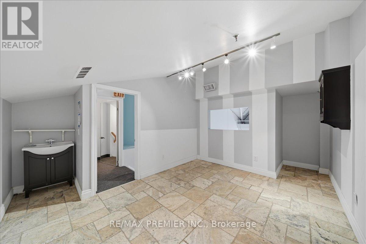 F13 - 140 Woodbrdige Avenue, Vaughan, Ontario  L4L 4K9 - Photo 17 - N13143294