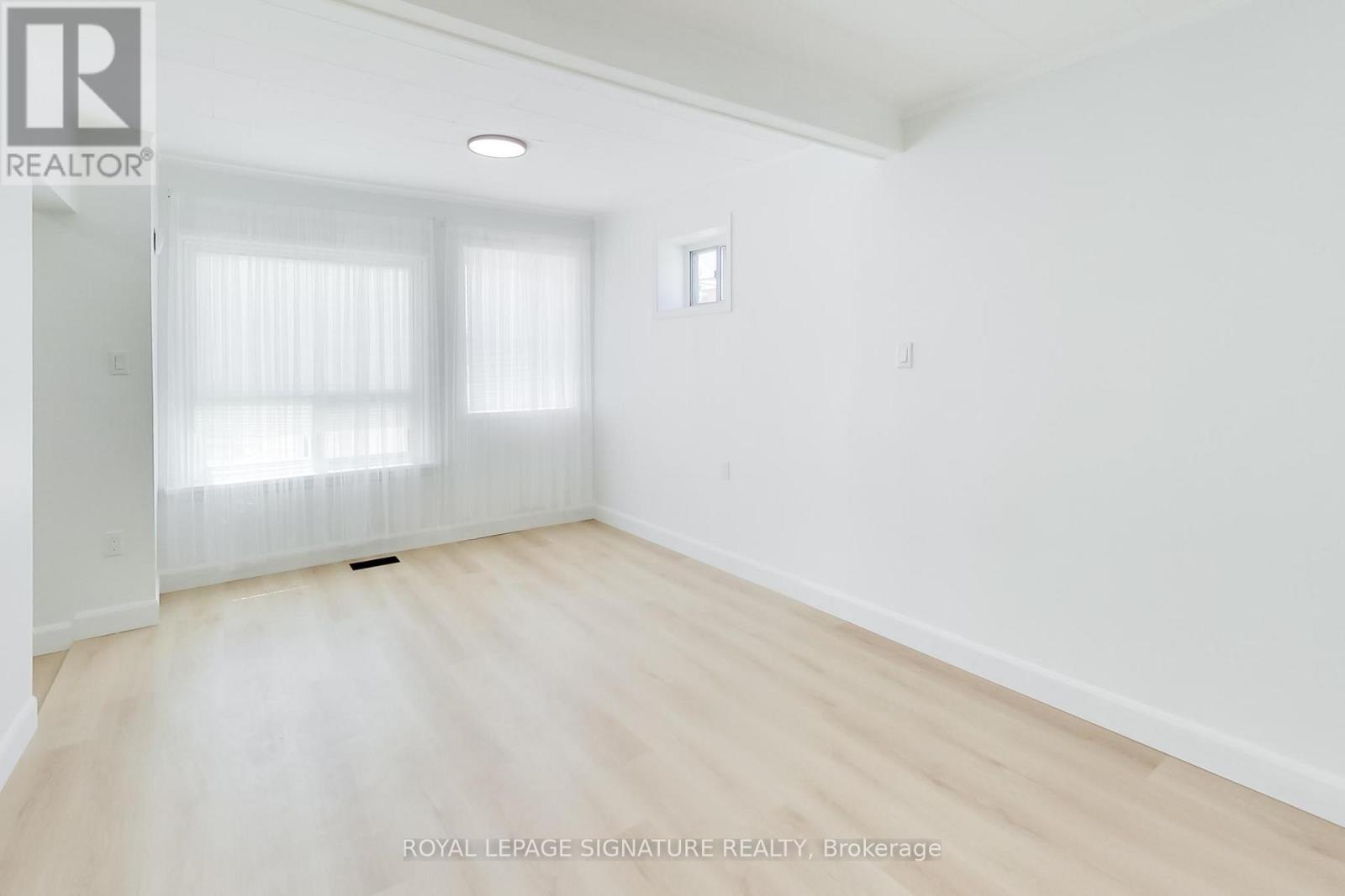 58 Victoria Street, Barrie, Ontario  L4N 2H6 - Photo 11 - S13143290
