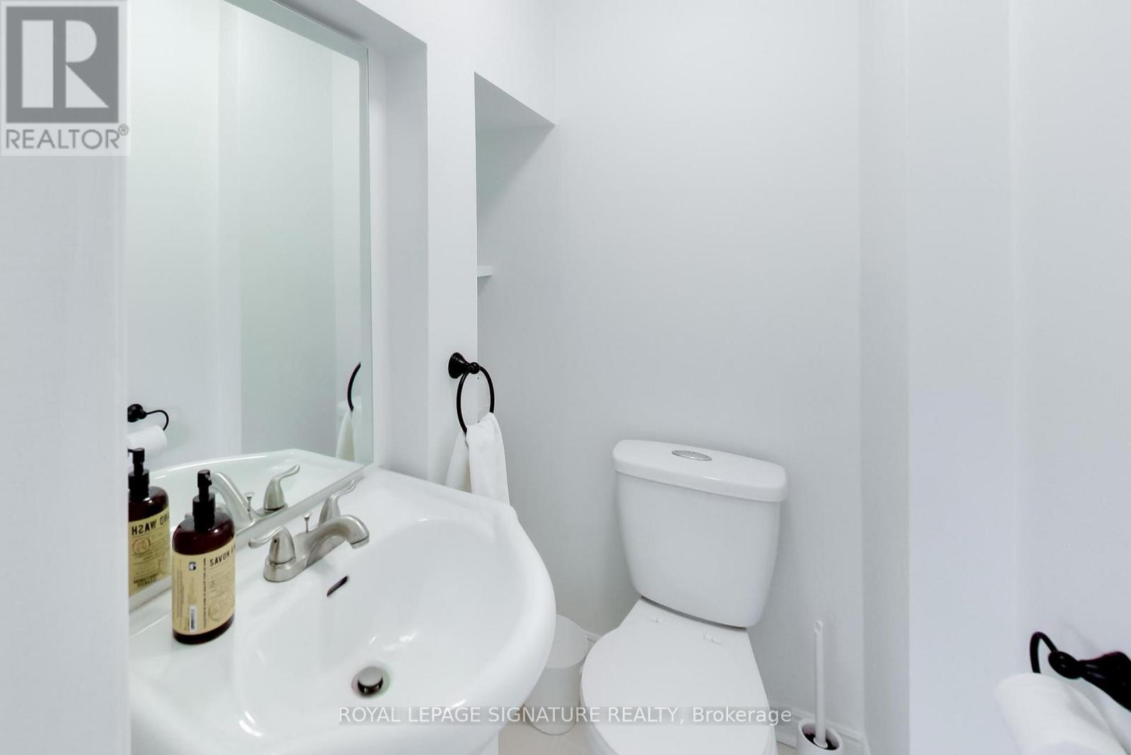 58 Victoria Street, Barrie, Ontario  L4N 2H6 - Photo 12 - S13143290