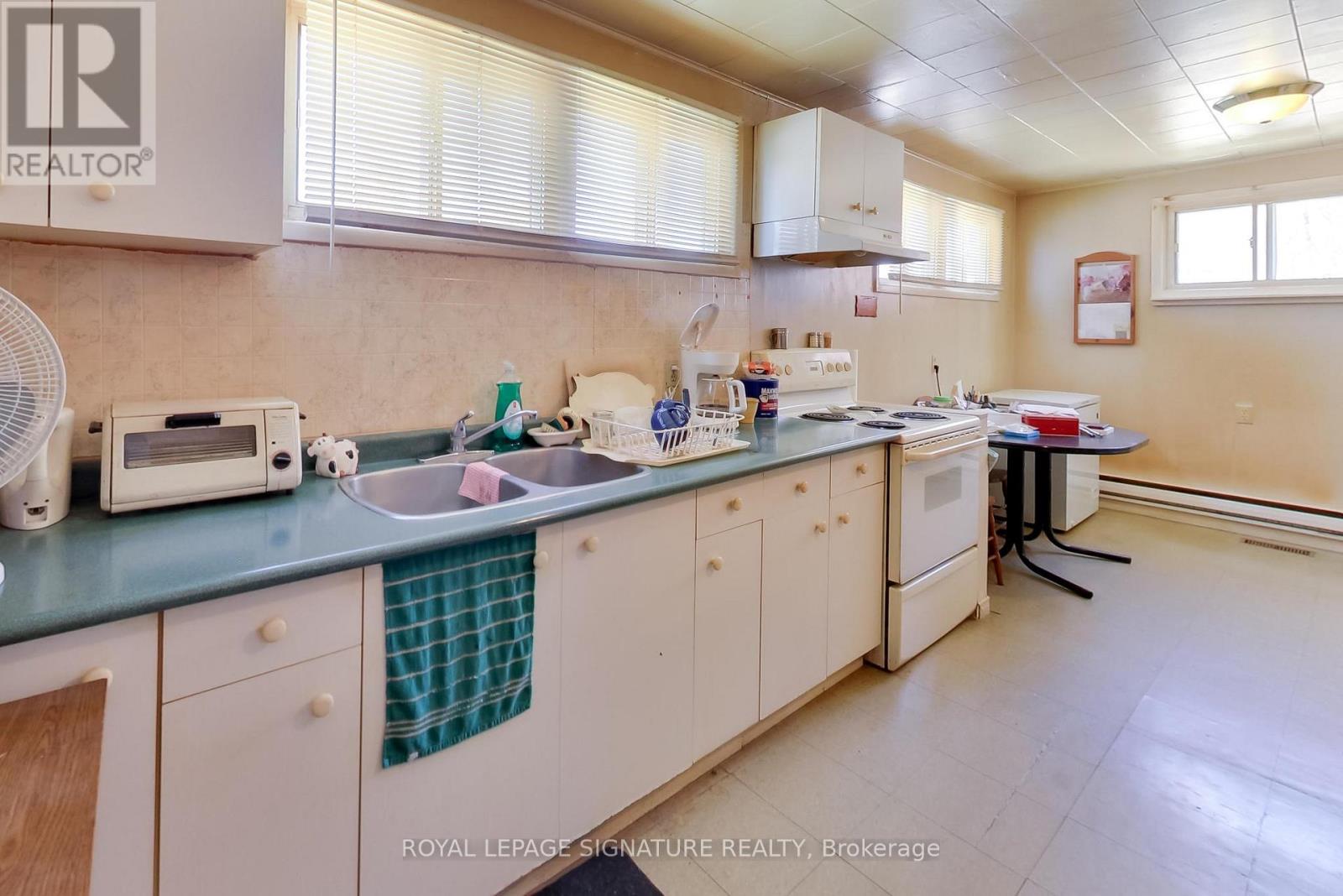 58 Victoria Street, Barrie, Ontario  L4N 2H6 - Photo 31 - S13143290