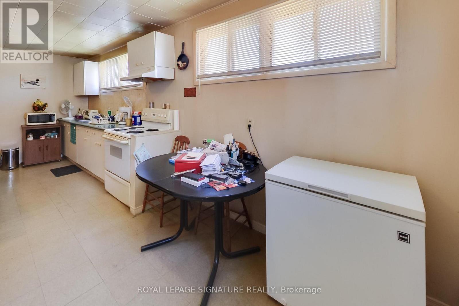 58 Victoria Street, Barrie, Ontario  L4N 2H6 - Photo 34 - S13143290