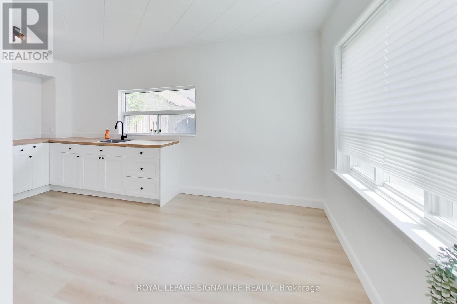 58 Victoria Street, Barrie, Ontario  L4N 2H6 - Photo 4 - S13143290