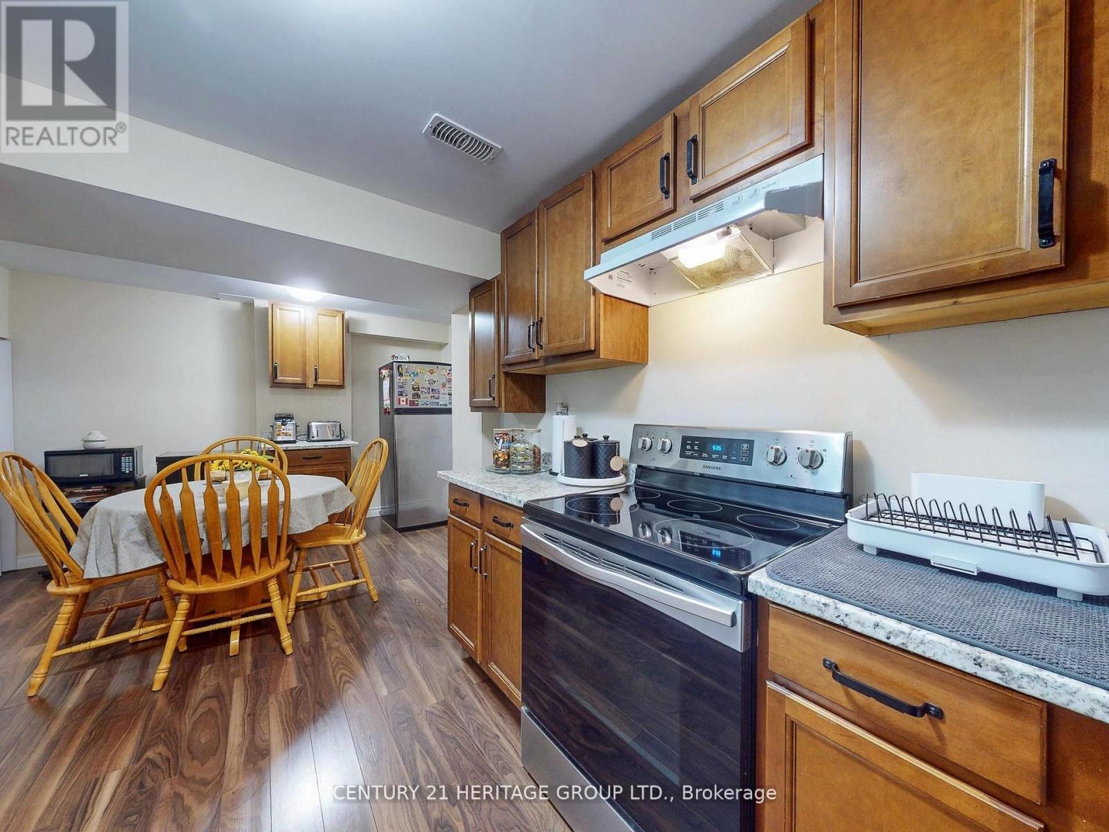 1062 Blackhall Crescent, Newmarket, Ontario  L3X 0B3 - Photo 46 - N12815462