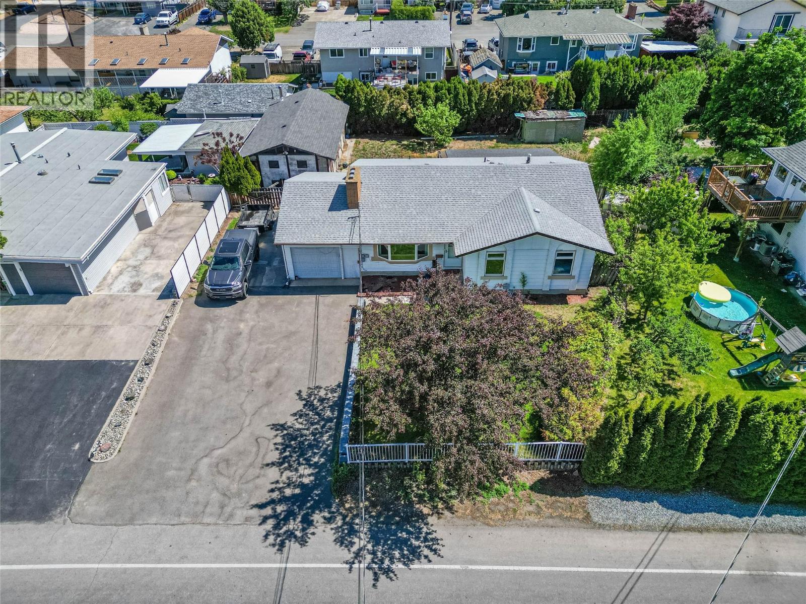 1007 Nicolani Drive, Kamloops, British Columbia  V2B 5B4 - Photo 2 - 10387123
