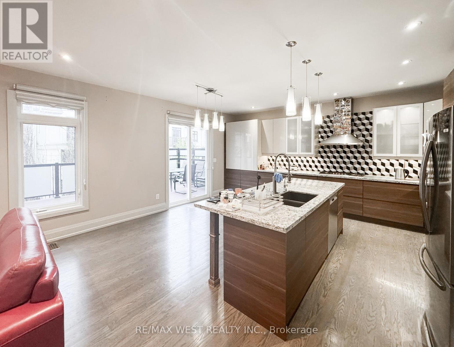 189 Townsgate Drive, Vaughan, Ontario  L4J 8J5 - Photo 10 - N13139094