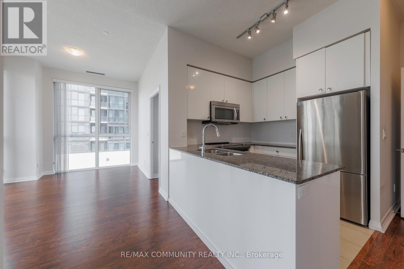 405 - 75 Eglinton Avenue W, Mississauga, Ontario  L5R 0E5 - Photo 8 - W12946804
