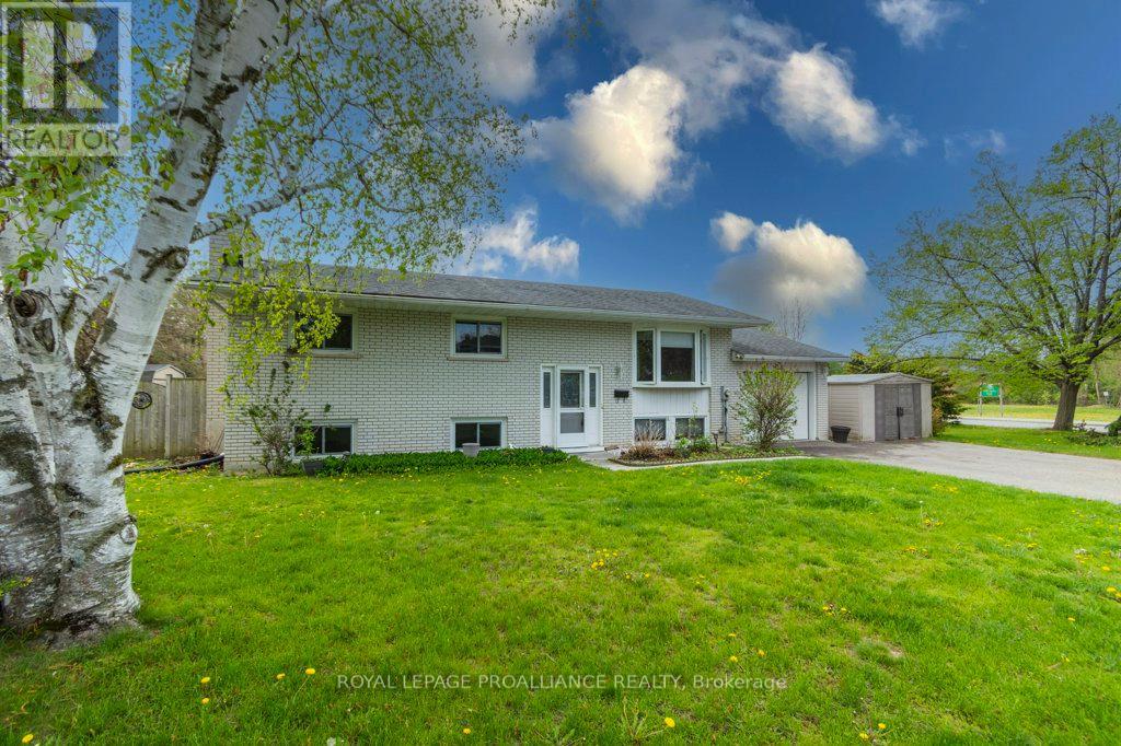 4 O'neil Crescent, Quinte West, Ontario  K8V 5Y6 - Photo 3 - X12981374