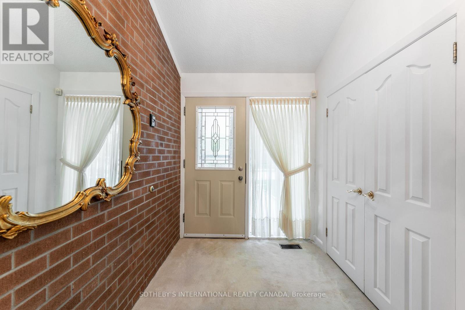 15 Saxony Crescent, Toronto, Ontario  M9P 1S2 - Photo 5 - W13143260
